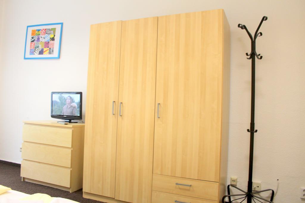 Pension Central Hostel Берлін Екстер'єр фото