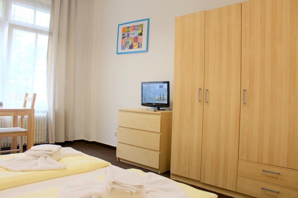 Pension Central Hostel Берлін Екстер'єр фото