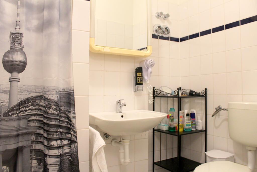 Pension Central Hostel Берлін Екстер'єр фото
