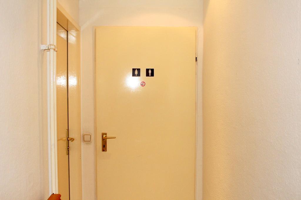 Pension Central Hostel Берлін Екстер'єр фото