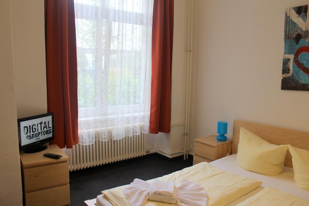 Pension Central Hostel Берлін Екстер'єр фото