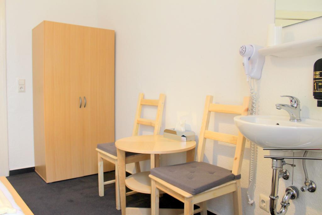 Pension Central Hostel Берлін Екстер'єр фото