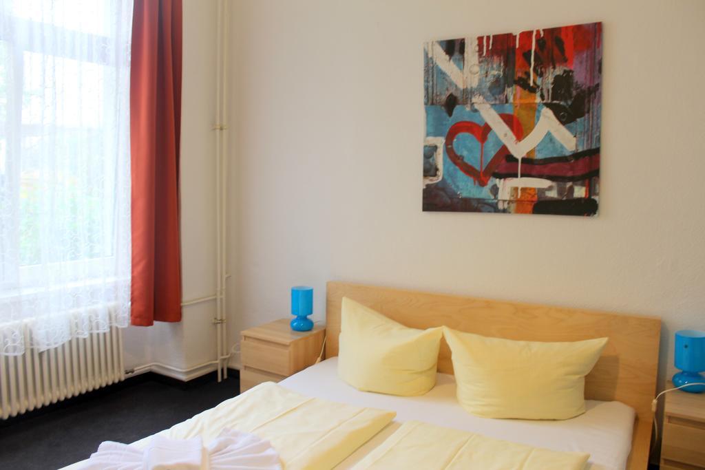 Pension Central Hostel Берлін Екстер'єр фото