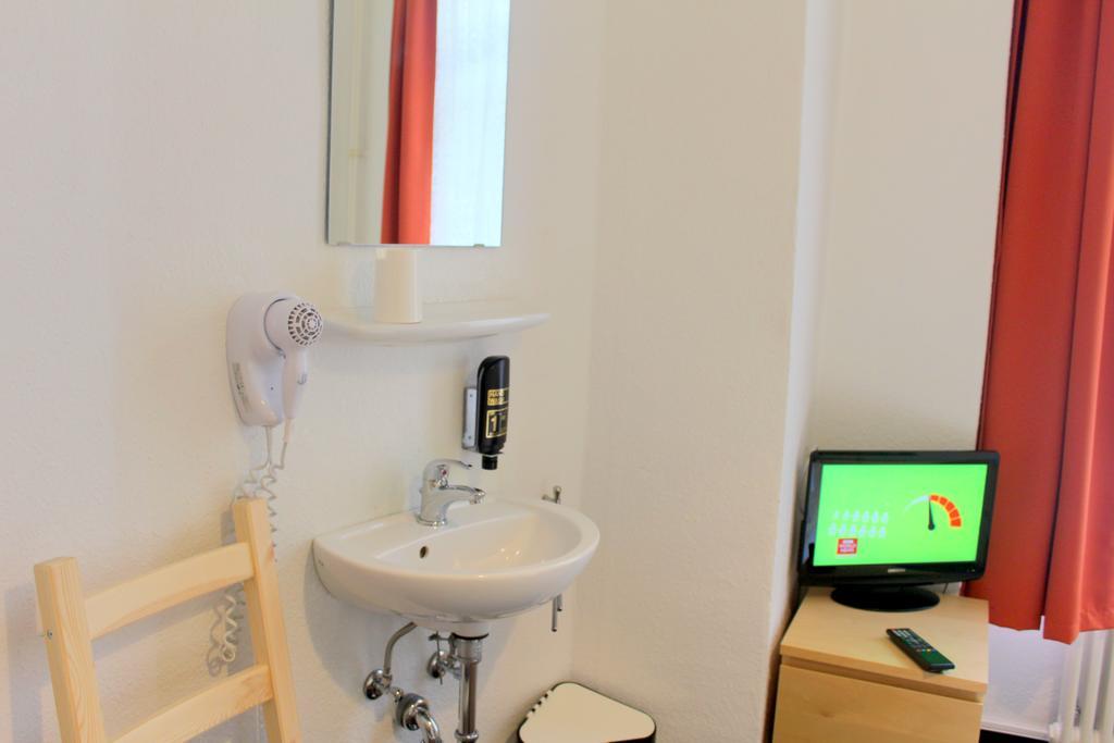Pension Central Hostel Берлін Екстер'єр фото