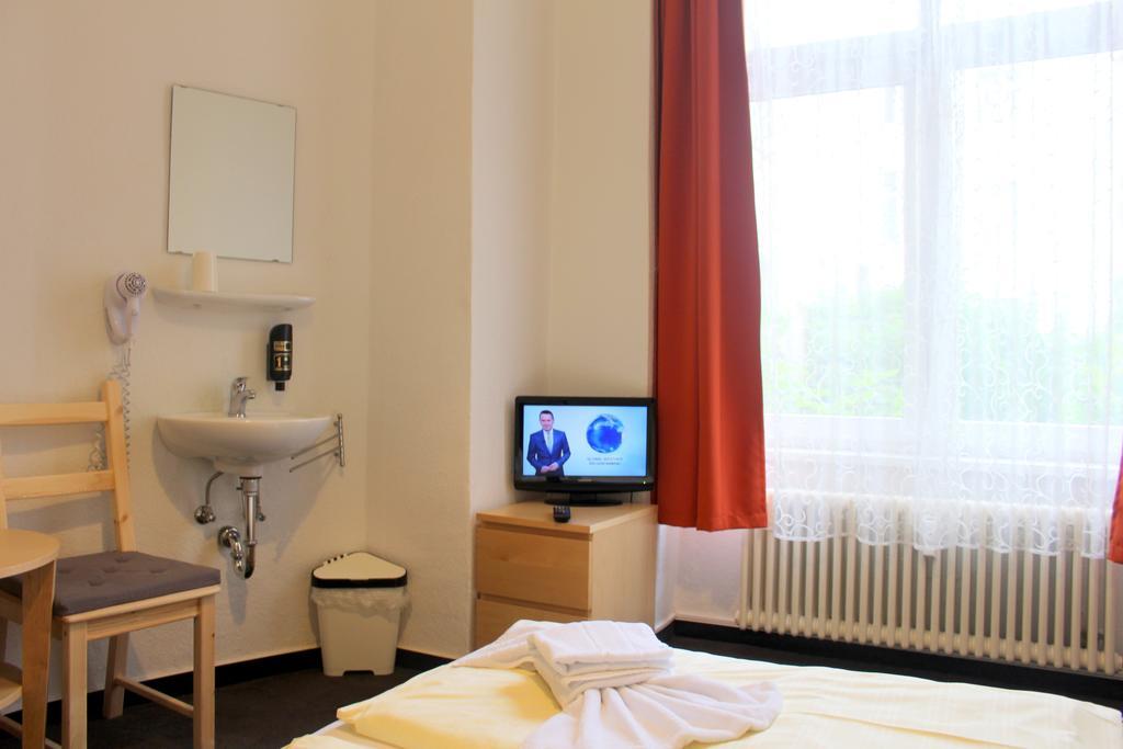 Pension Central Hostel Берлін Екстер'єр фото